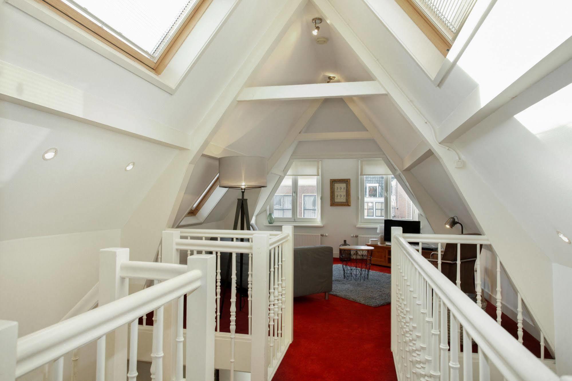 Stayci Serviced Apartments Noordeinde Haia Exterior foto