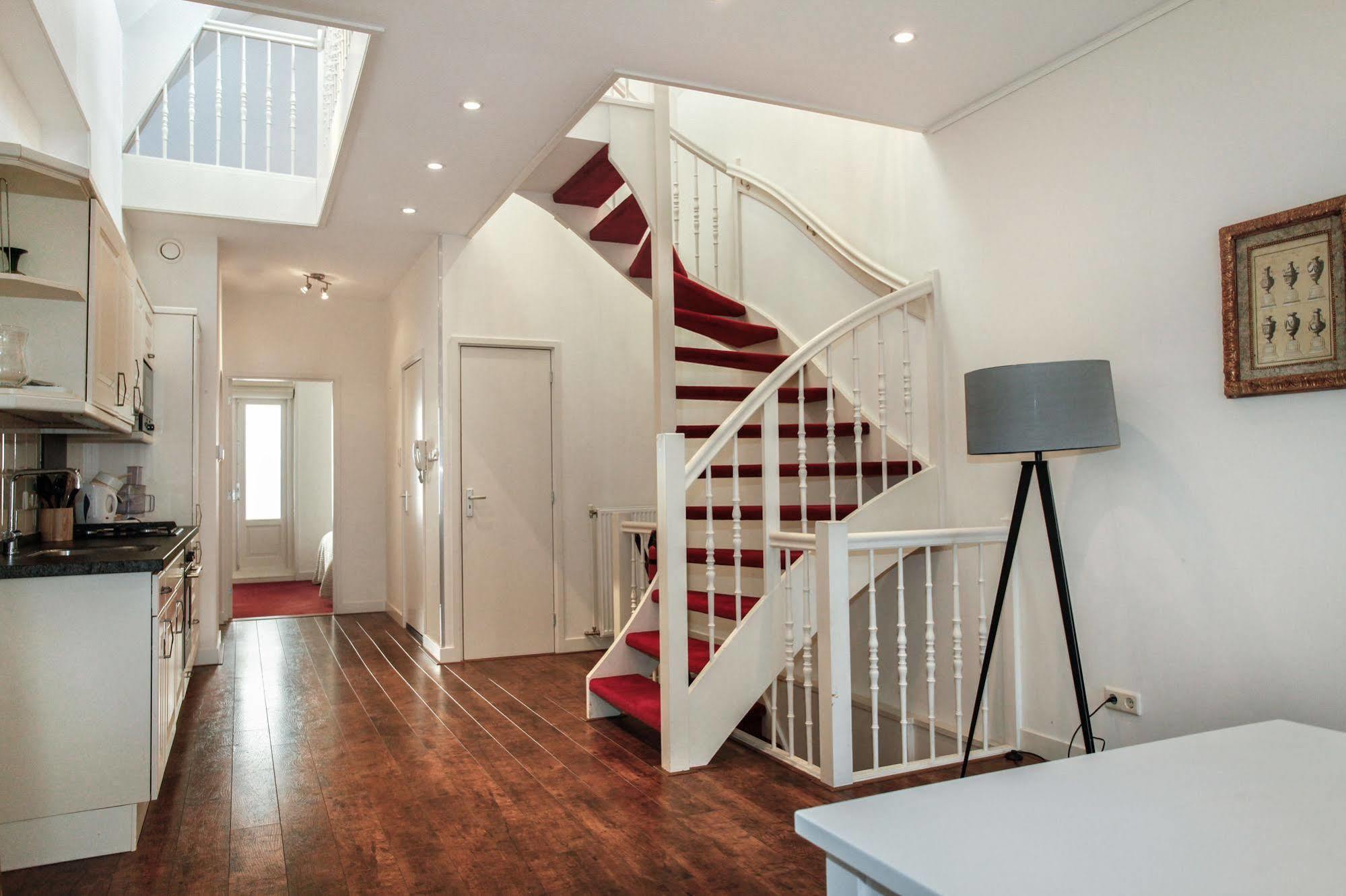 Stayci Serviced Apartments Noordeinde Haia Exterior foto
